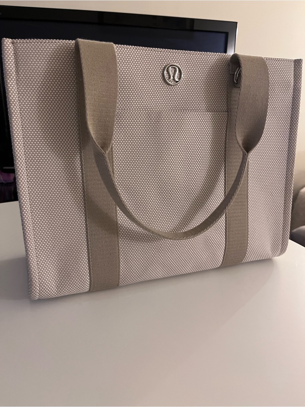 Lululemon tote bag 10L